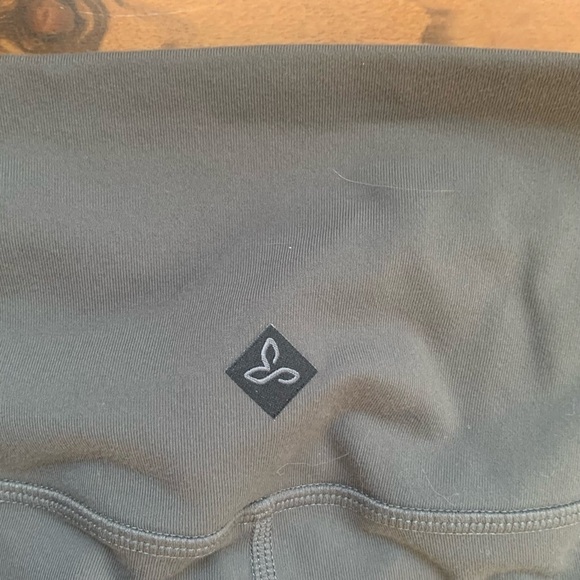 Prana Capri Leggings - Picture 6 of 6